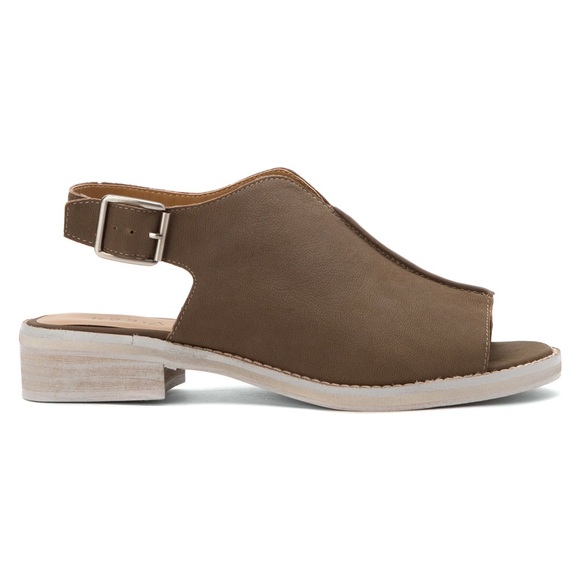 The Lake House Versatile Leather Slingback - Picture 2 of 4